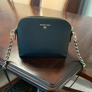 Michael Kors Jet Set Charm Large Dome Crossbody bag